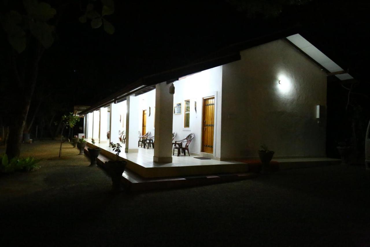 Amadi Rest Hotell Kataragama Eksteriør bilde